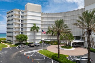 2774 S Ocean Blvd in Palm Beach, FL - Building Photo - Building Photo