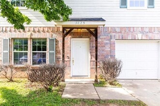 3025 Ronay Dr in Forest Hill, TX - Building Photo - Building Photo
