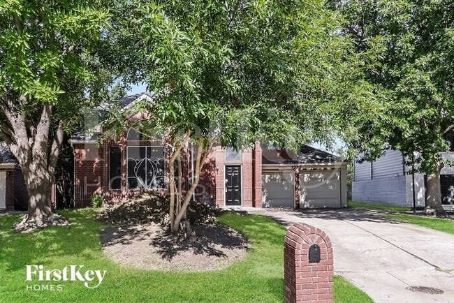 1523 Stratford Dr