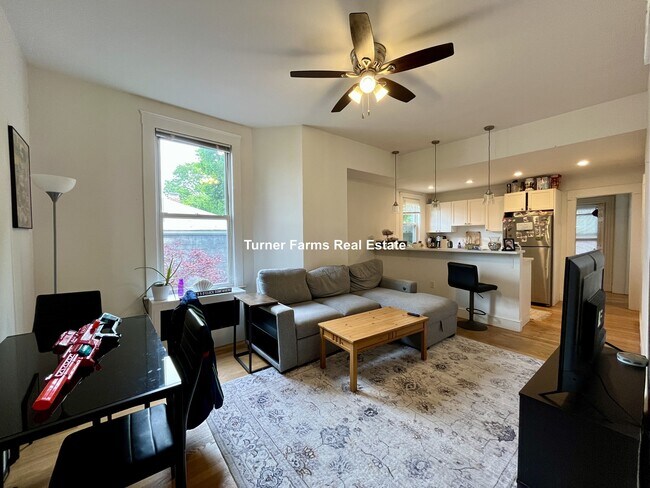 38 Newton St, Unit 2