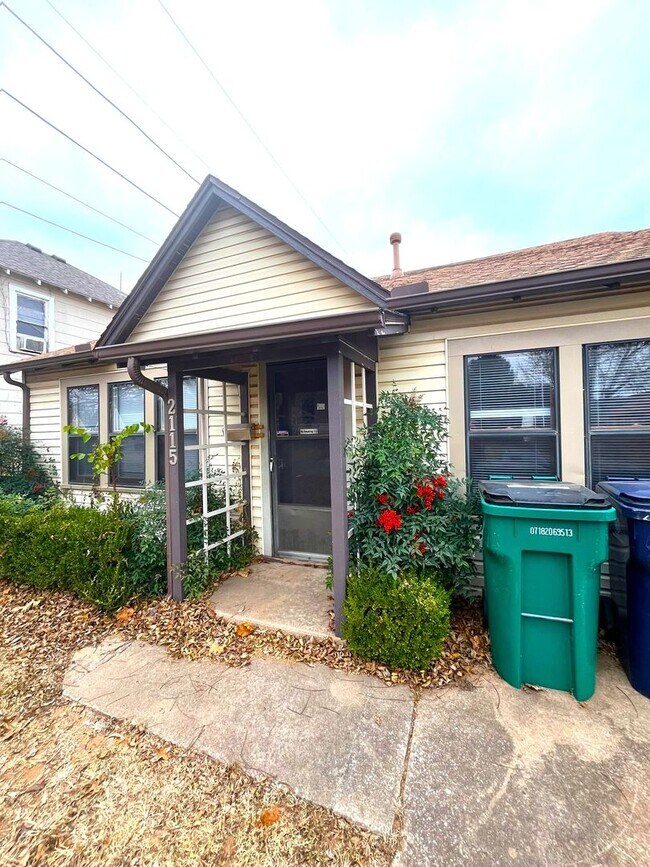 property at 2115 N Linn Ave