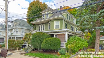 57 Oak Square Ave in Boston, MA - Building Photo