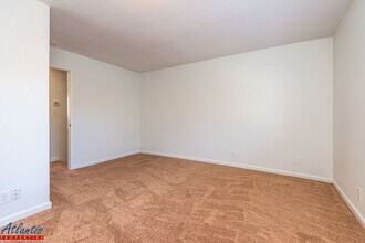 2948 Moorpark Ave in San Jose, CA - Building Photo - Building Photo