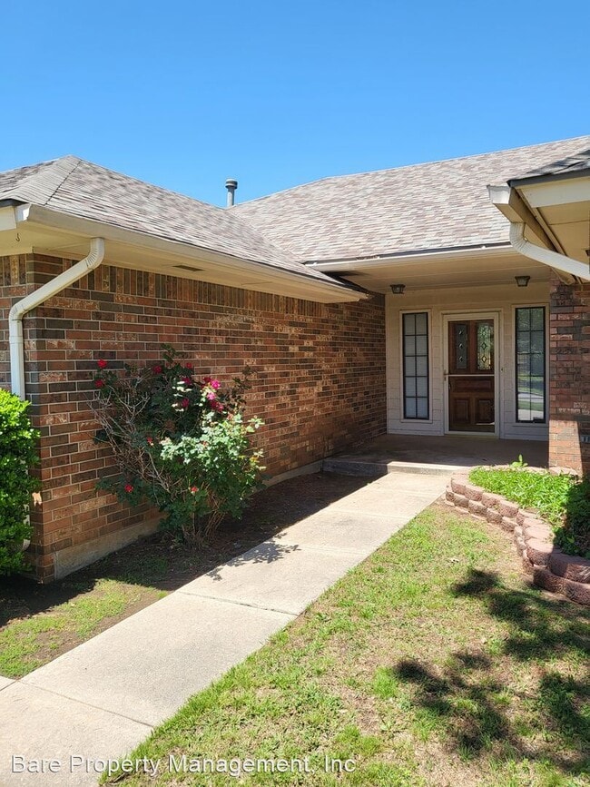 1309 Newbury Dr photo'