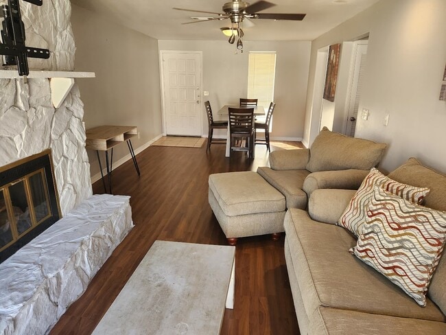 1713 El Camino Rd, Unit 5 in Jacksonville, FL - Building Photo - Building Photo