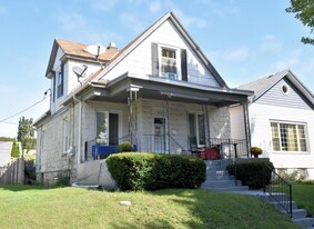 2218 E Eden Pl in St. Francis, WI - Building Photo