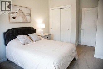 400 Belmont St SW in Calgary, AB - Building Photo - Building Photo