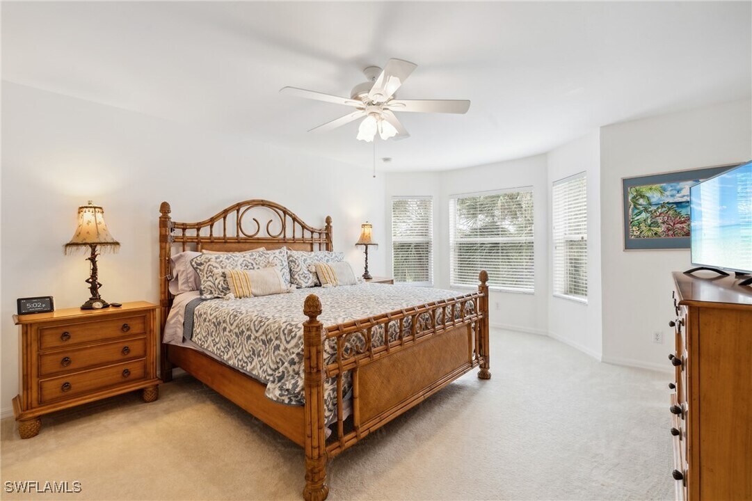 20048 Heatherstone Way in Estero, FL - Building Photo