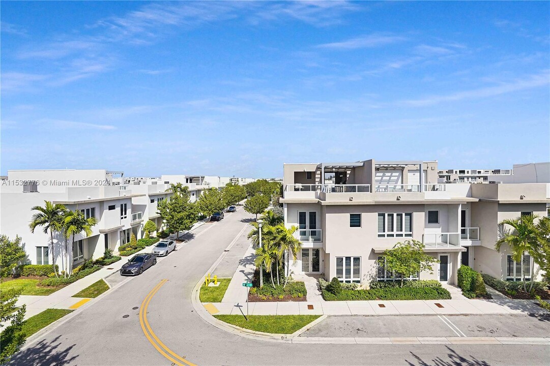 10300 NW 66th St, Unit 109 in Doral, FL - Building Photo