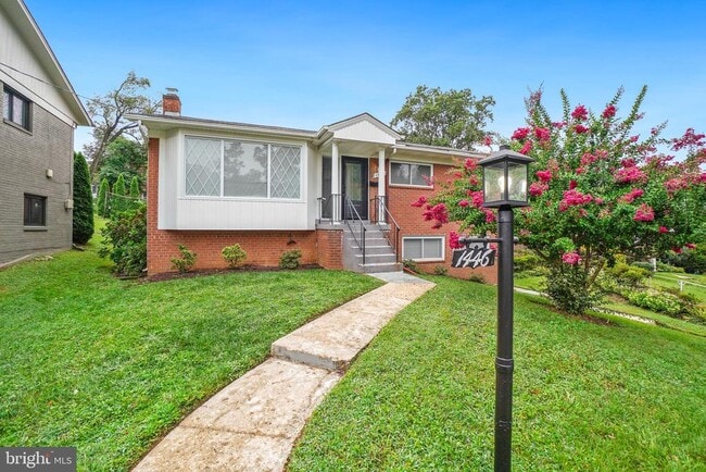 property at 1446 Roxanna Rd NW