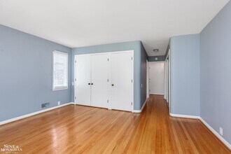 15838 Windmill Pointe Dr in Grosse Pointe Park, MI - Building Photo - Building Photo