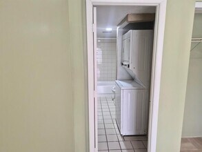 4166 Inverrary Dr, Unit 403 in Lauderhill, FL - Building Photo - Building Photo