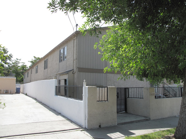 6448 Troost Ave in Los Angeles, CA - Building Photo - Building Photo