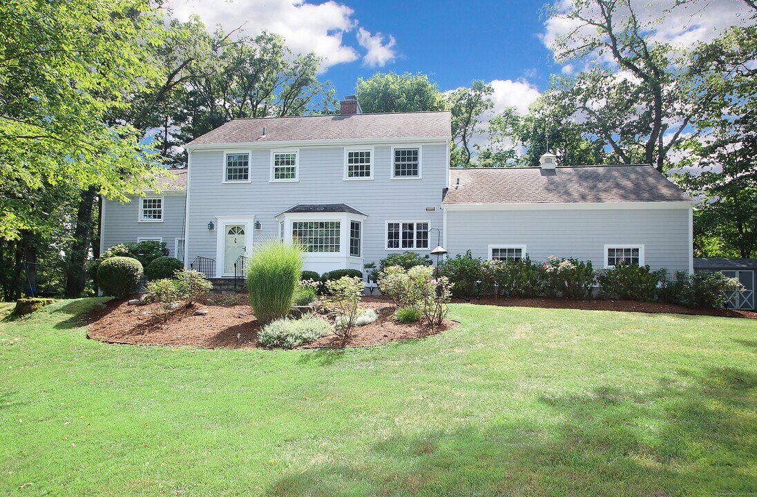 139 Old Kings Hwy in Wilton, CT - Building Photo