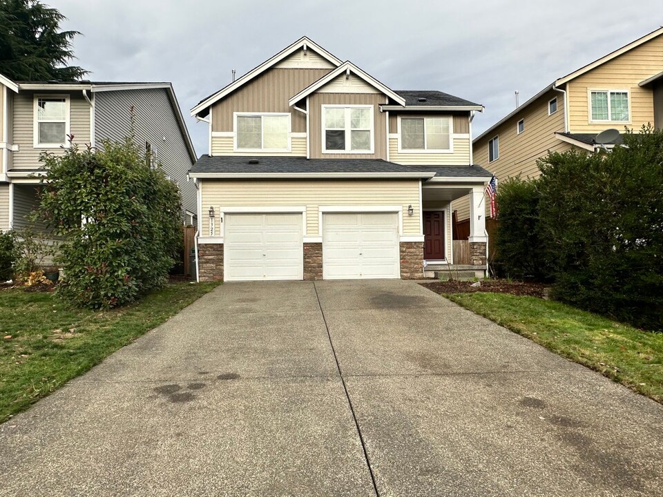 1325 126th St SE in Everett, WA - Building Photo