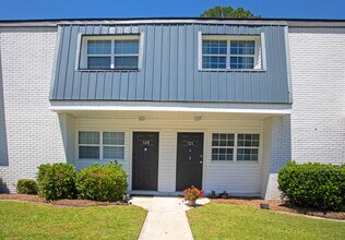 Amelia West Townhomes in Valdosta, GA - Foto de edificio - Building Photo