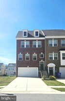 5765 Frederick Douglas Pl in Waldorf, MD - Building Photo