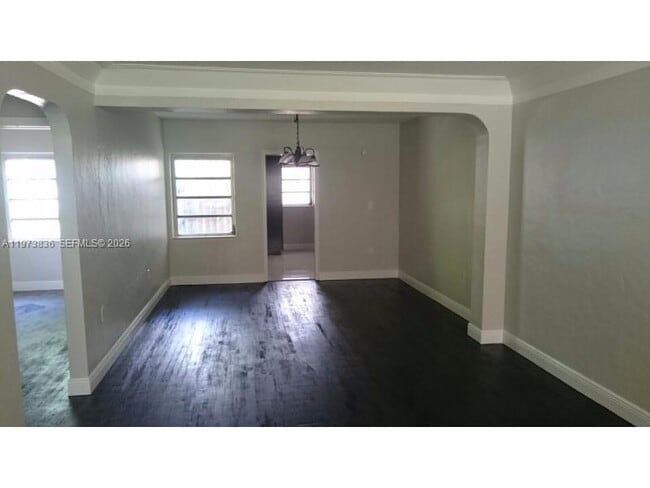 2277 SW 27th St in Miami, FL - Building Photo - Building Photo