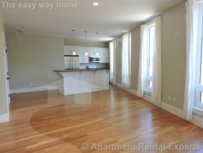 168 Hampshire St, Unit #4A in Cambridge, MA - Building Photo - Building Photo