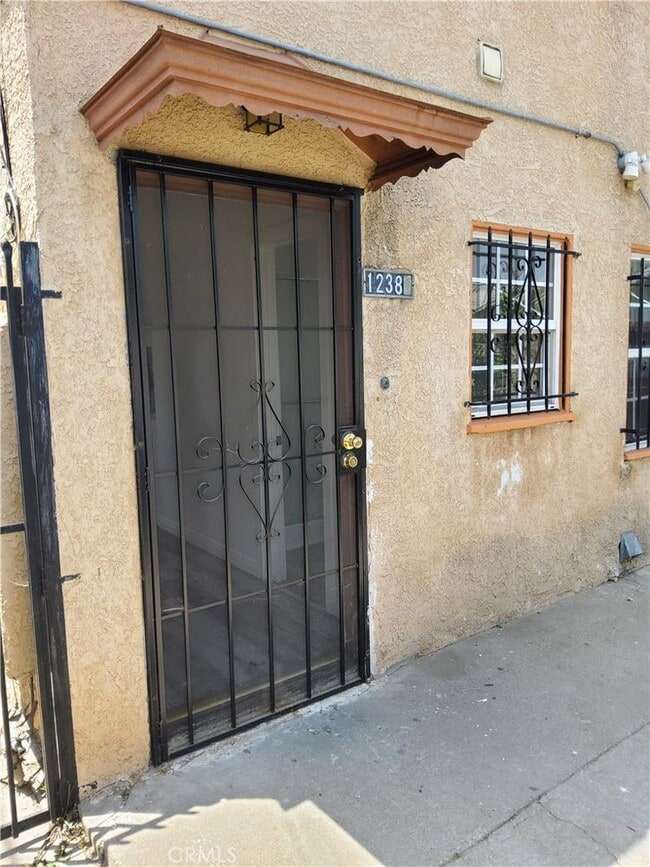 1238 E 69th St in Los Angeles, CA - Building Photo - Building Photo