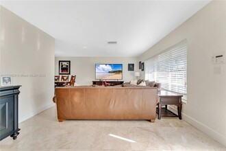 11522 SW 100th Ave in Miami, FL - Building Photo - Building Photo