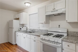 87 Constitution Ave in Henderson, NV - Building Photo - Building Photo