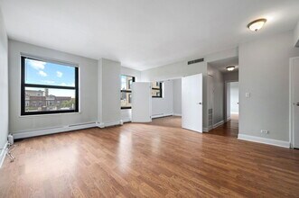 2100 N Lincoln Park W in Chicago, IL - Building Photo - Building Photo