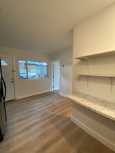 201 Harmons Way in San Marcos, TX - Foto de edificio - Building Photo