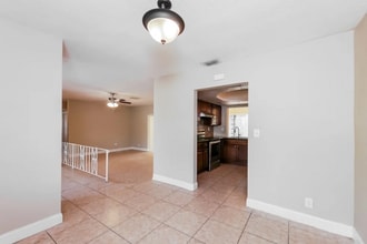 3291 SW 40th St in Fort Lauderdale, FL - Foto de edificio - Building Photo