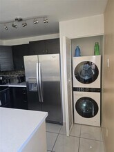 10302 NW 9th St Cir in Miami, FL - Building Photo - Building Photo