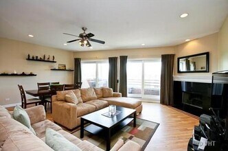 921 N Damen Ave, Unit 3 in Chicago, IL - Building Photo - Building Photo