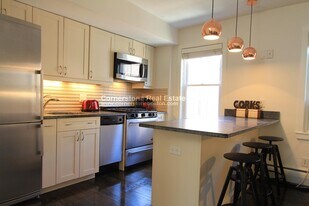 39 Gray St, Unit 3 in Boston, MA - Building Photo