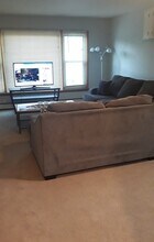 109 N Avon Rd, Unit 2 in Elmhurst, IL - Building Photo - Building Photo