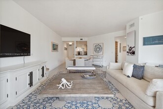 705 Crandon Blvd in Key Biscayne, FL - Building Photo - Building Photo
