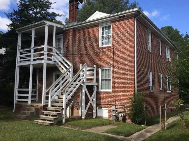 5303 W Franklin St in Richmond, VA - Building Photo - Building Photo