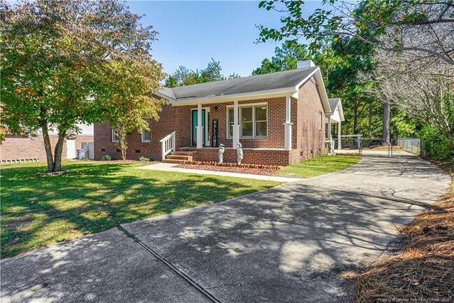 184 E 12 Oaks Rd in Raeford, NC - Building Photo - Building Photo