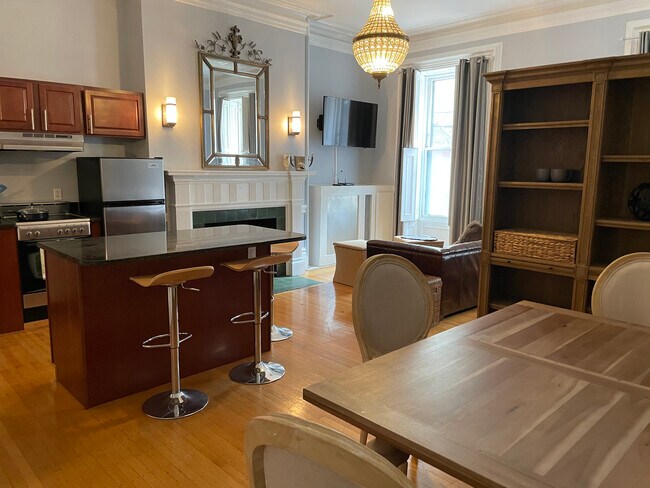 105 Beacon St, Unit 3 in Boston, MA - Building Photo - Building Photo