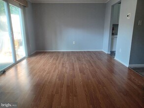 403 Roberts Ln in Evesham, NJ - Building Photo - Building Photo