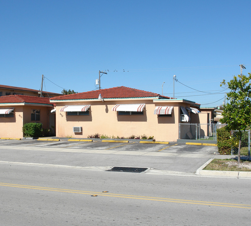 469 E 30th St in Hialeah, FL - Building Photo