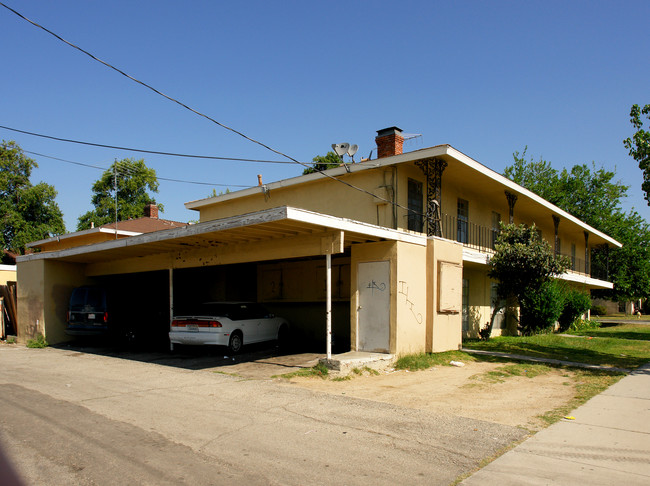 949 N Vineyard Ave in Ontario, CA - Building Photo - Building Photo