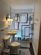 902 S 36th St, Unit 902 in Omaha, NE - Building Photo - Building Photo