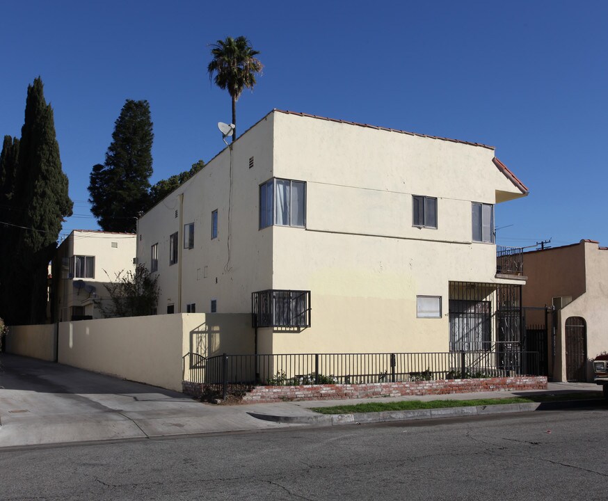 2869 Clarendon Ave in Huntington Park, CA - Building Photo