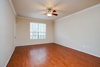 2255 Braeswood Park Dr in Houston, TX - Building Photo - Building Photo