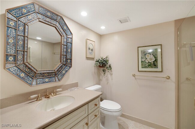 property at 4401 Gulf Shore Blvd N