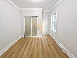 1328 N Main St in Oshkosh, WI - Foto de edificio - Building Photo