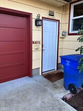 6520 SE Duke St in Portland, OR - Building Photo - Building Photo