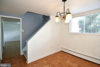 14105 Robinson Ct in Woodbridge, VA - Building Photo - Building Photo