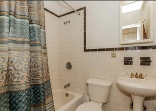 210 E 88th St in New York, NY - Building Photo - Building Photo