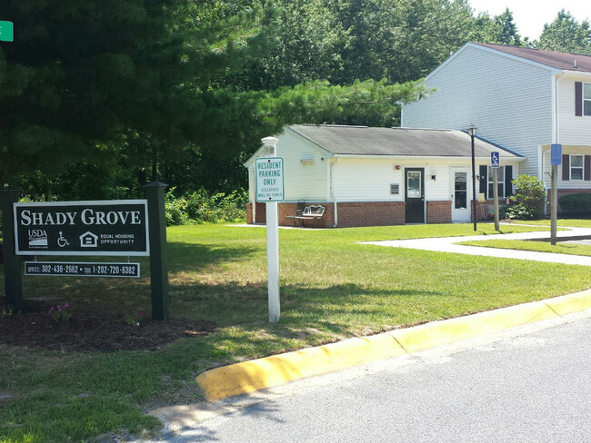 Shady Grove Apartments in Selbyville, DE - Foto de edificio - Building Photo