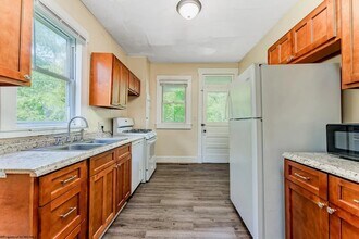 565 Brockway Ave, Unit A in Morgantown, WV - Building Photo - Building Photo